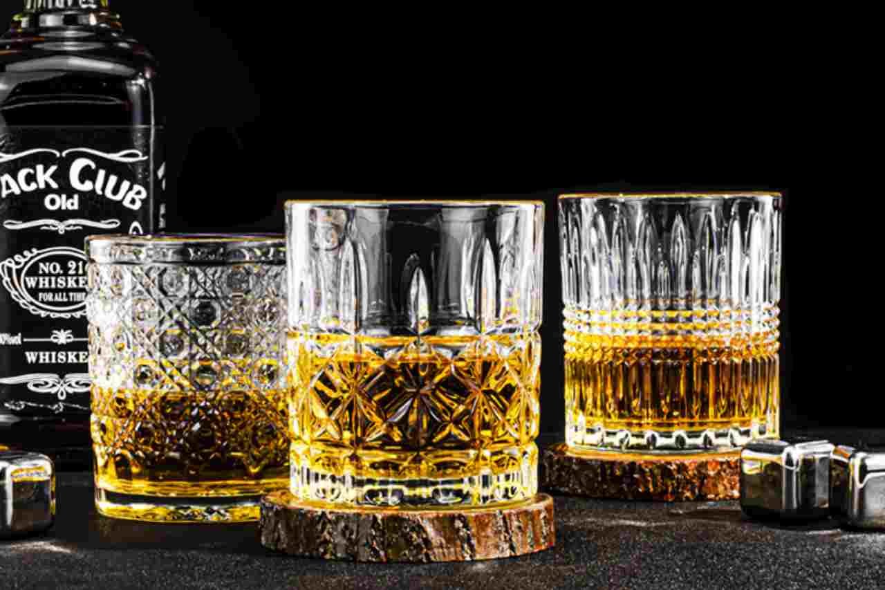 Whiskey-Glasses-Feature-Picture